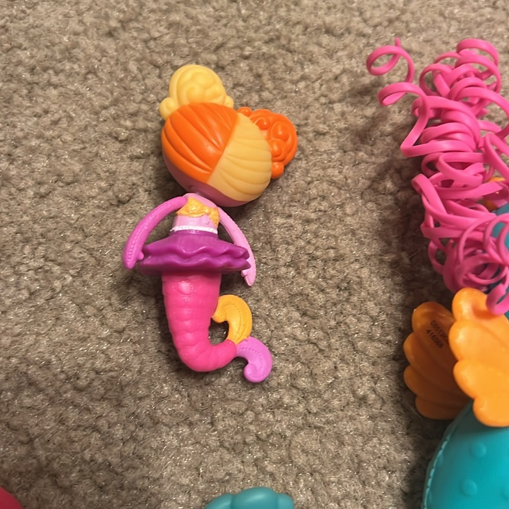 Lala Loopsy Sea horse figurine and mermaid set. - Picture 9 of 10